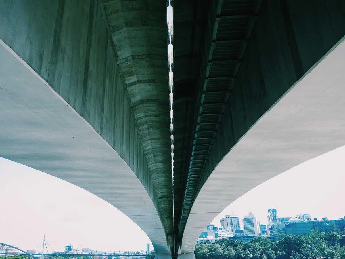 Enterprise site — trust at first scroll — phase 10