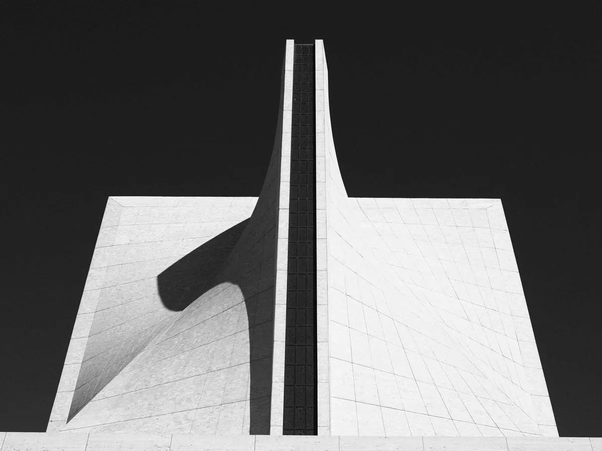 Enterprise site — trust at first scroll — phase 4