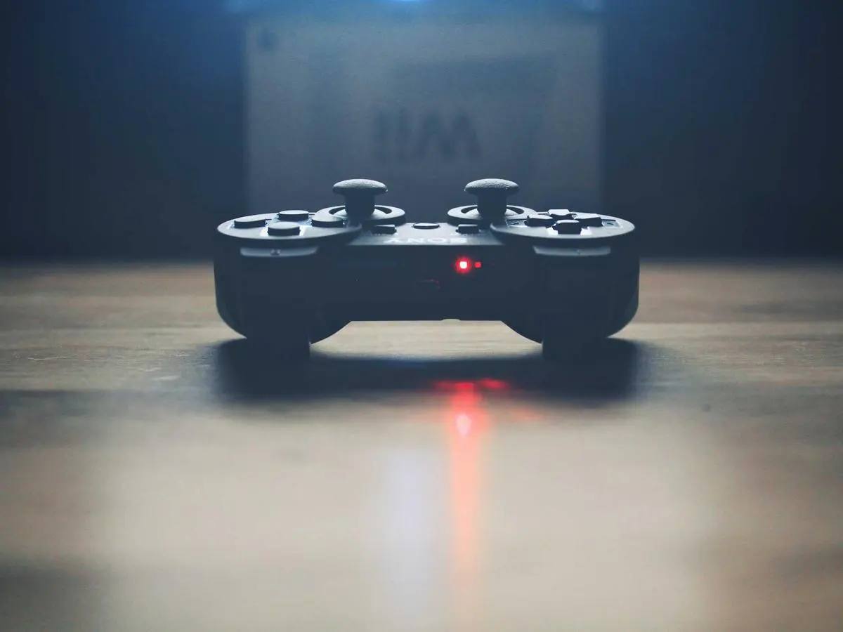 Investor microsite — narrative under NDA pressure — phase 8